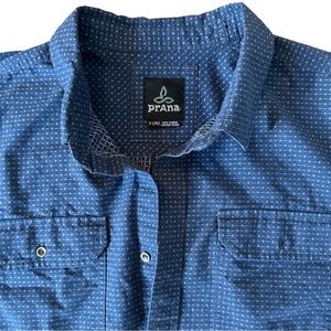 PrAna men’s button down shirt sleeve textured blue